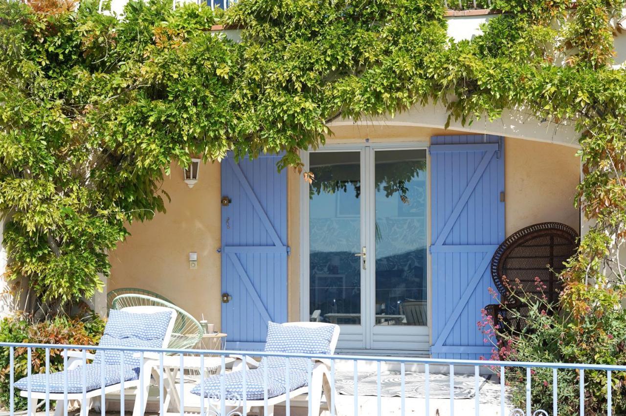 Hotel Les Volets Bleus Spéracèdes Exterior foto